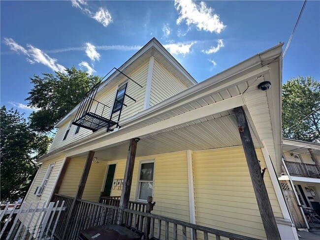 Building Photo - 177 Boyden St