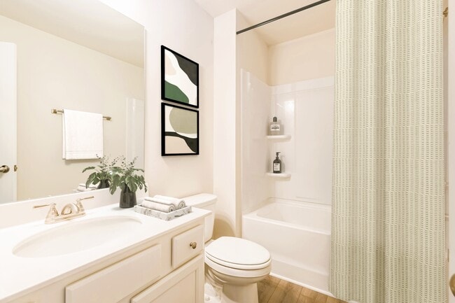 Foto del edificio - 74 Basswood Ln