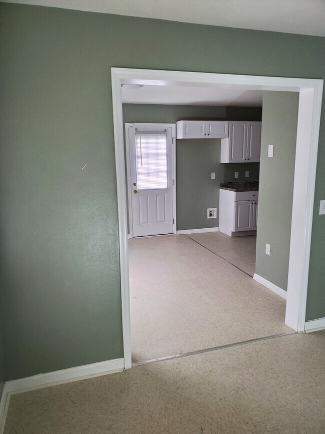 Building Photo - 219 Kentucky Ave Petersburg, VA 23803