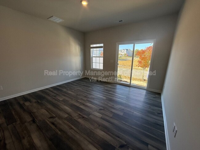 Photo - 3155 Fall Hls Dr Townhome