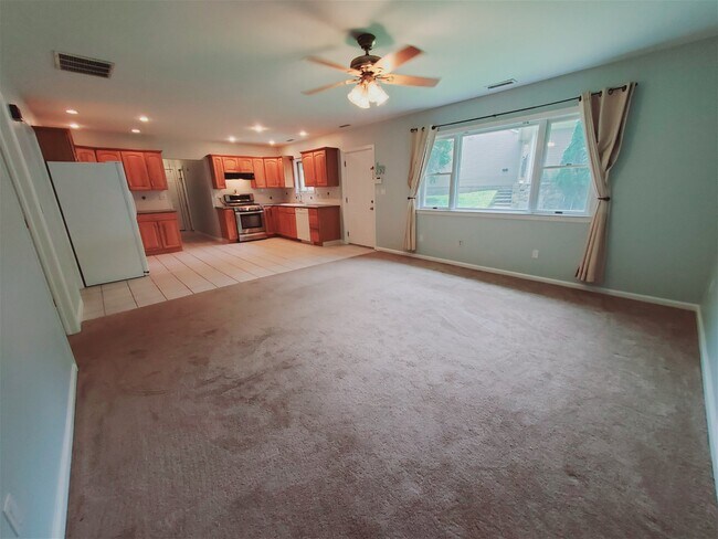Building Photo - 165 North Lake Drive Apt #2, Stamford, CT ...