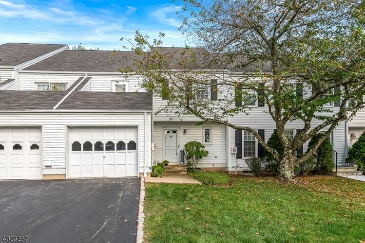 Foto principal - 53 Hampshire Dr