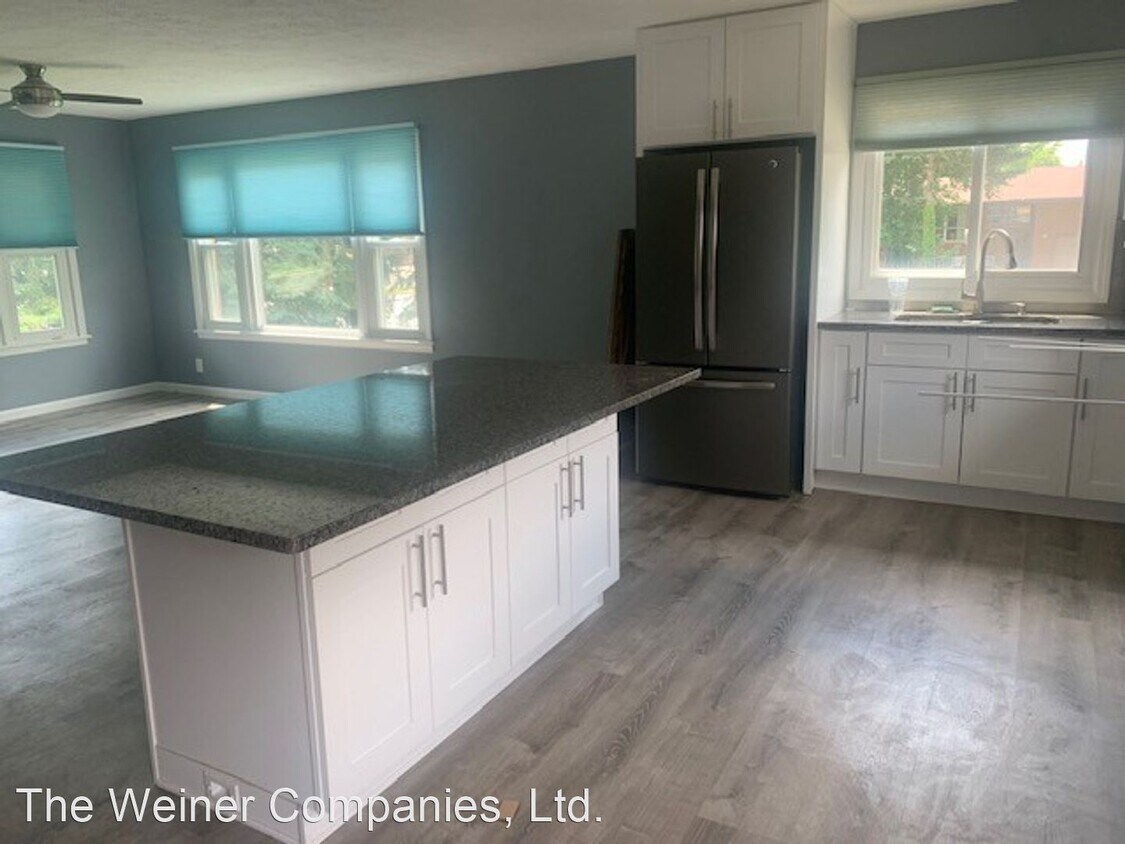 Primary Photo - 3 br, 1 bath House - 810 W. Kirby #Up