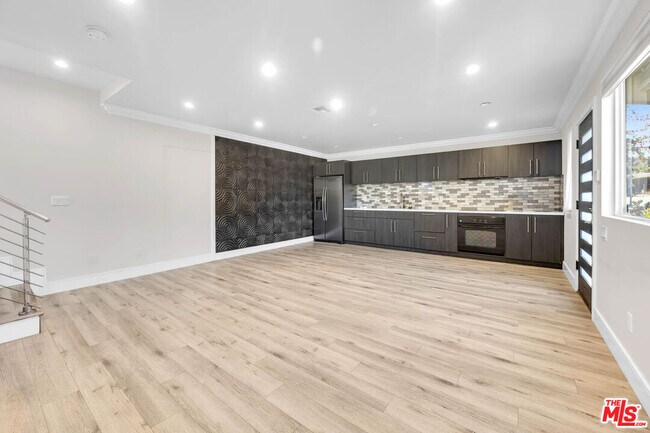 Foto del edificio - 4538 Dempsey Ave