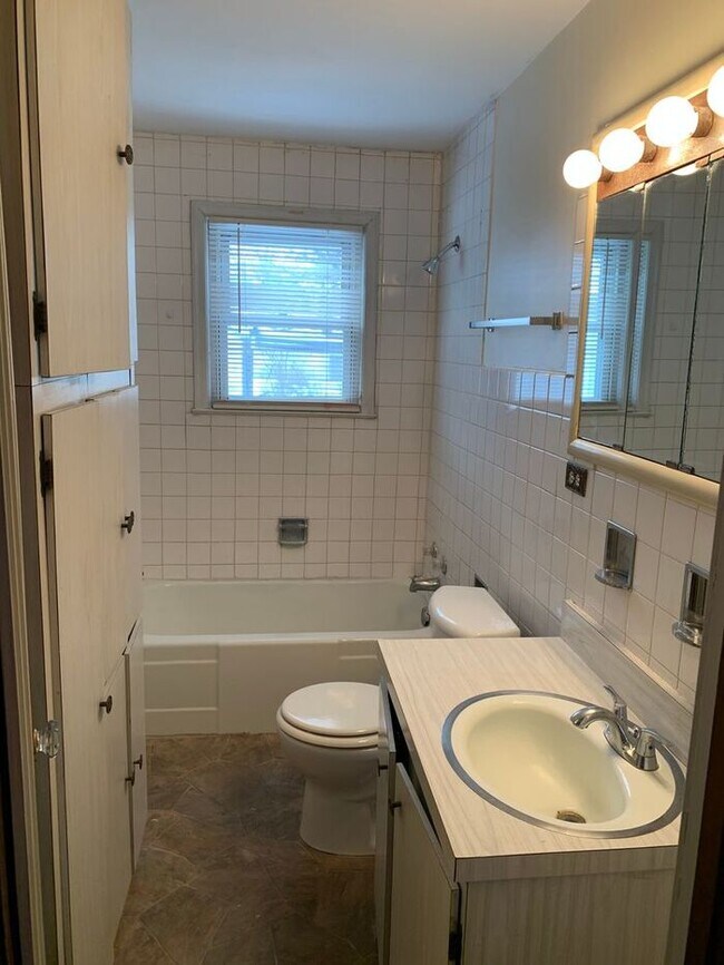 Foto del edificio - Take a look at this adorable 2 bed Home.
