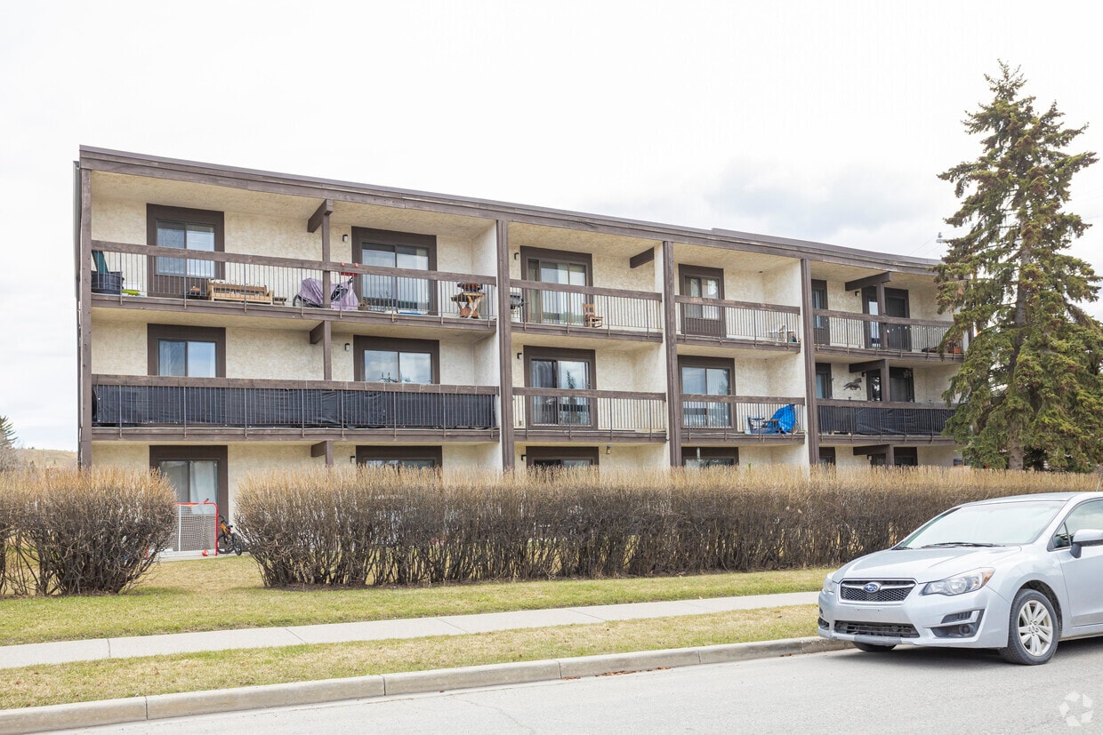 Building Photo - 152 Ross Av
