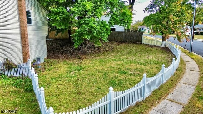 Building Photo - 30 Brookside Rd