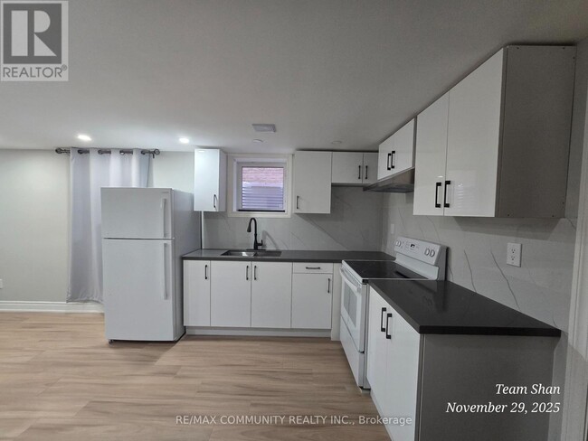 Building Photo - 15 Goodall Dr