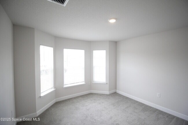 Building Photo - 2541 Pinwherry St