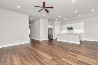 Building Photo - 10526 Moon Vly Ln