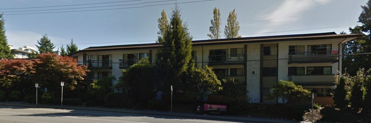 Building Photo - North Bluff Village