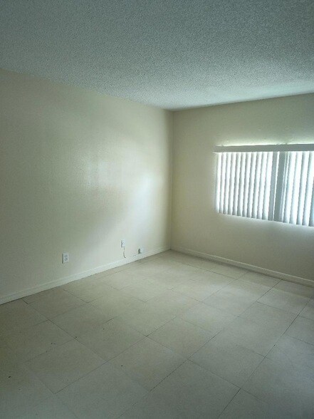 Foto del edificio - 2291 NW 59th Wy
