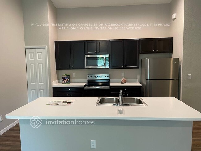 Foto del edificio - 236 Albatross Rd