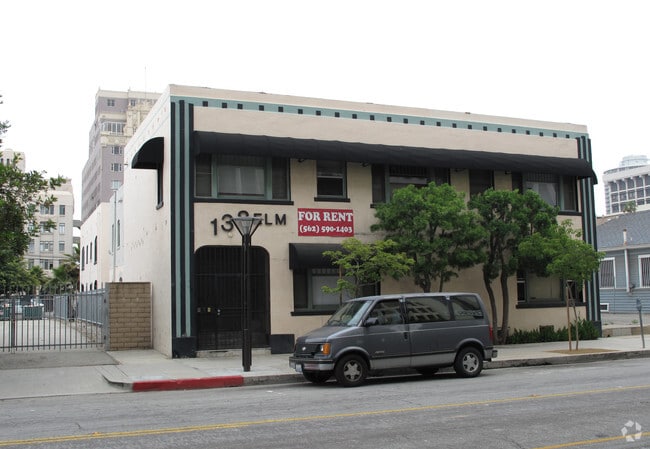 Building Photo - Elm Avenue Apartments