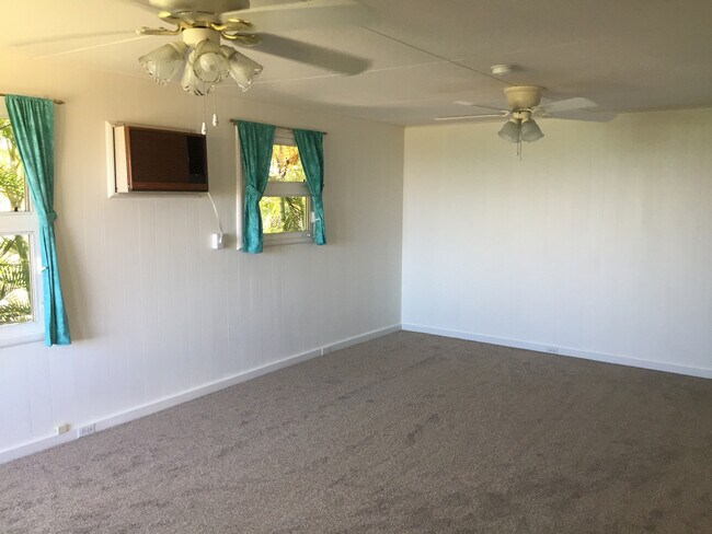 Building Photo - Ocean Views! Single Family!