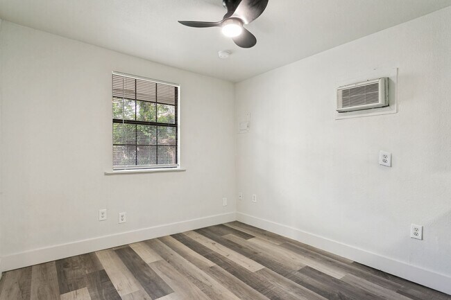 Foto del edificio - CHARMING 1-BEDROOM CASITA IN DENVER HEIGHTS