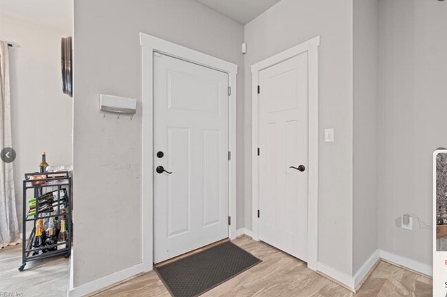 Foto del edificio - 2 Bed 2 Bath Condo for Rent in Norfolk!