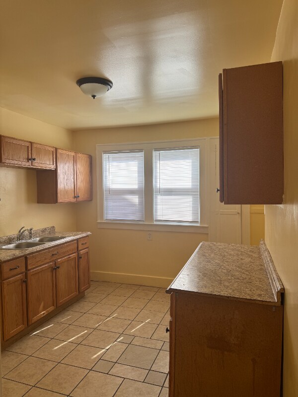 Primary Photo - 15878 Kentucky St