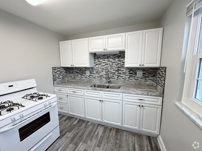 Building Photo - 1621 Burney Ln