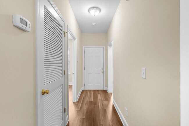 Building Photo - 239 Portsmith Dr