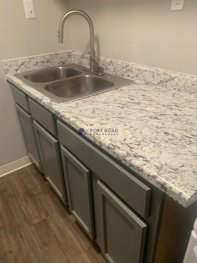 Foto del edificio - 2800 S Osage Ave