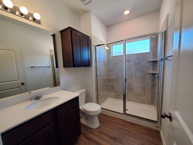 Foto del edificio - 1005 Bluewood Bend