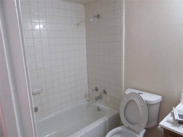 Foto del edificio - 1617 Windsong Ln