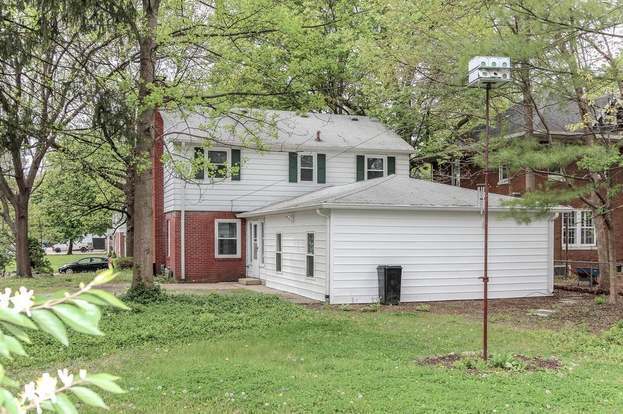 Atrás - 4701 Rookwood Ave