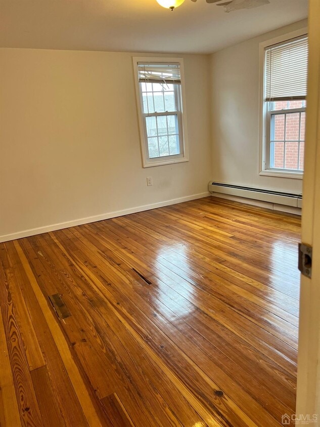 19 Robert St, South River, NJ 08882 Condo for Rent in South River, NJ