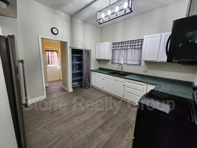 Foto del edificio - 1467 S 8th St