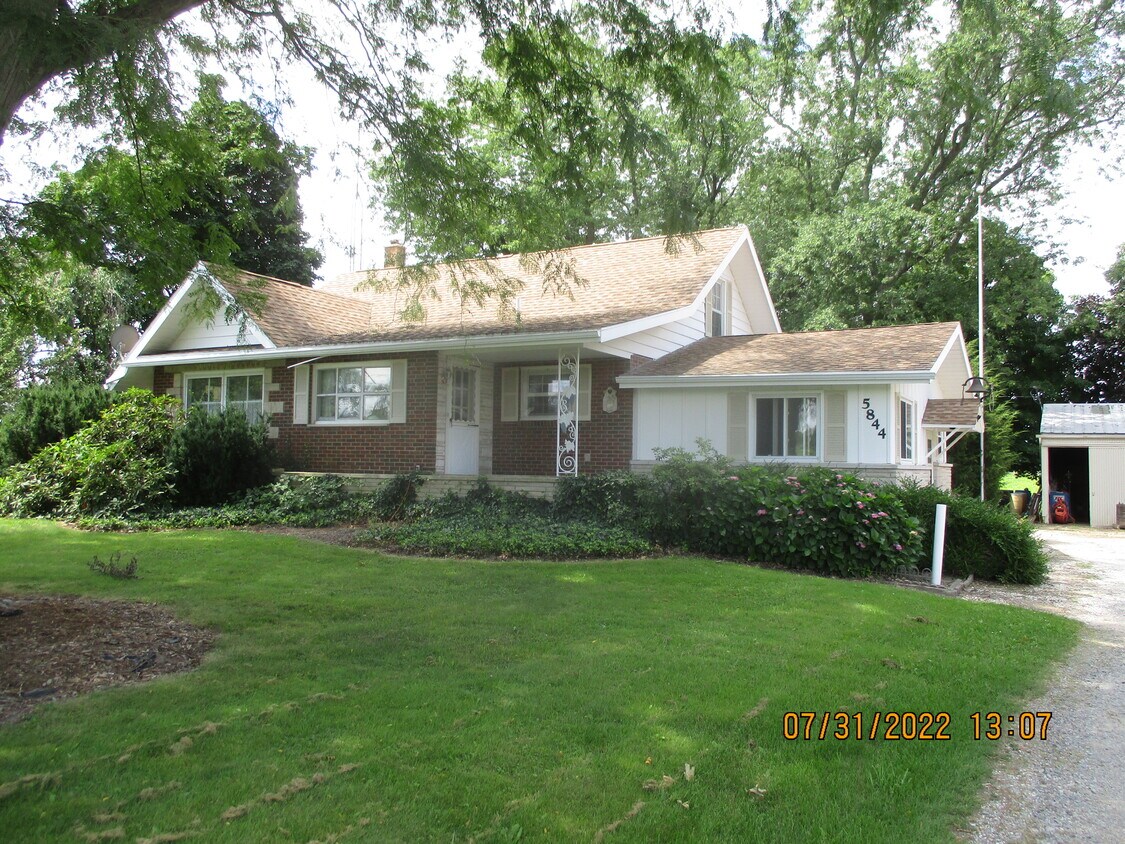 5844 S Scottdale Rd, Berrien Springs, MI 49103 House Rental in