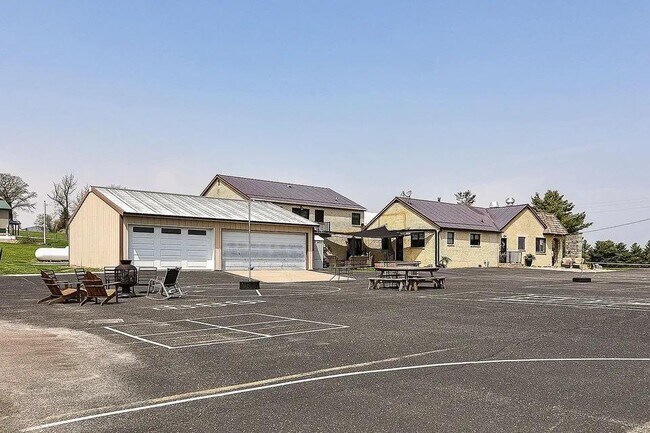 Foto del edificio - 30824 Olde Hawkeye Rd