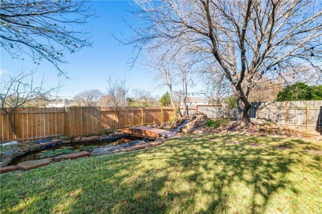 Foto del edificio - 2617 Goldfinch Dr