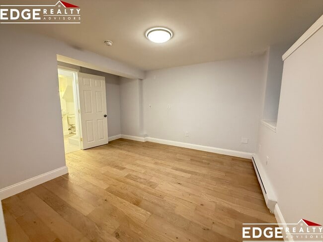 Foto del edificio - 7 Sparhawk St