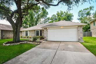 Building Photo - 2303 Old Dixie Dr