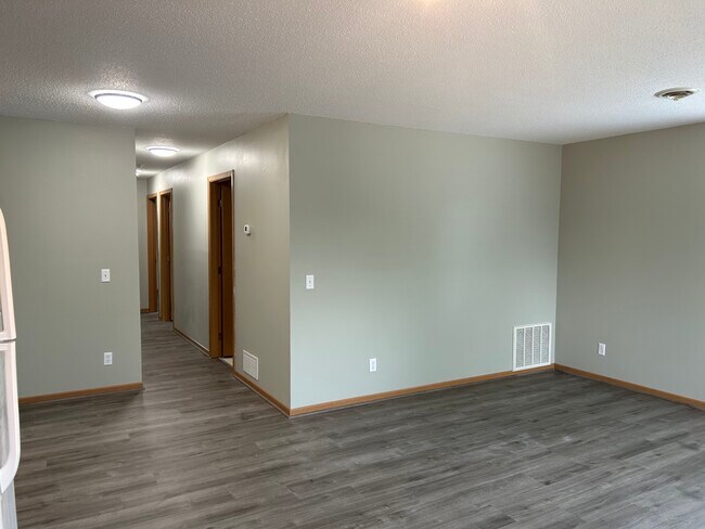 Building Photo - 2110 Lake Park Ave