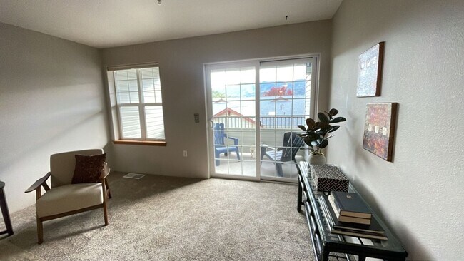 Building Photo - Mountain Meadows 2 Bedroom Condo for lease...