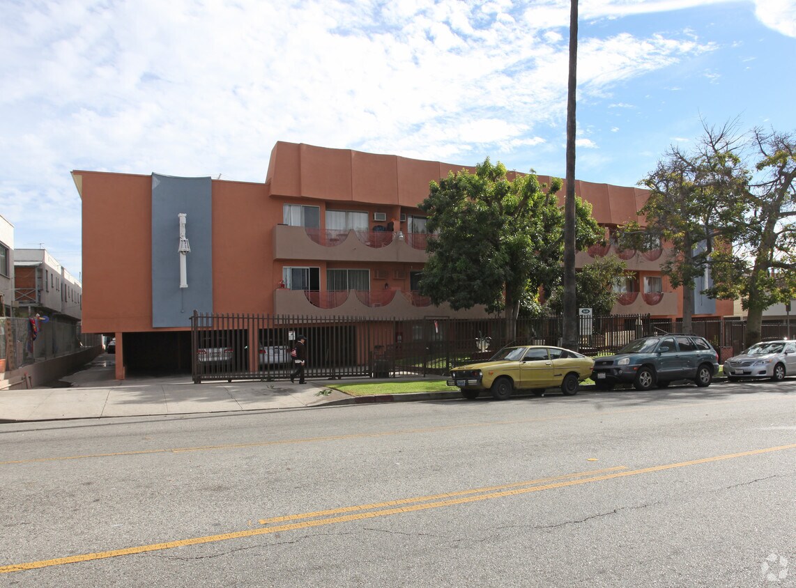 Building Photo - 1640 N Hobart Blvd