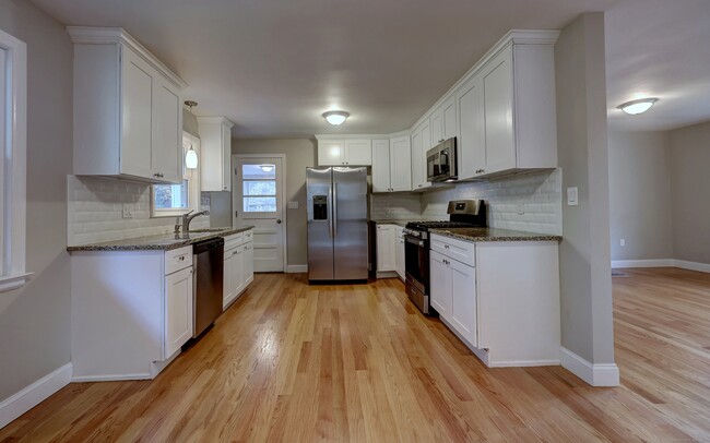 Building Photo - 791 Evergreen Ave