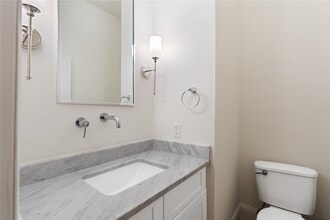 Building Photo - 531 W 27th St