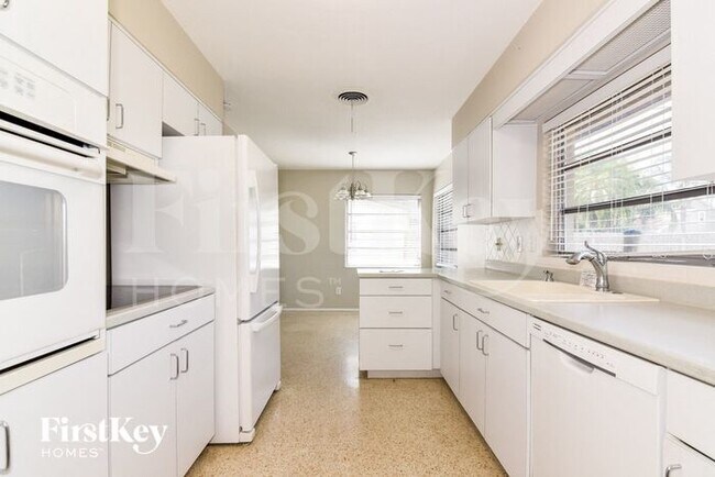 Foto del edificio - 1466 Hunter Ln