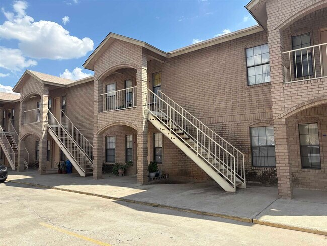 Foto del edificio - 4419 Springfield Ave
