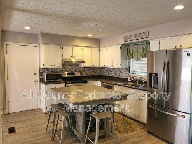 Foto del edificio - 6685 Hearth Ct