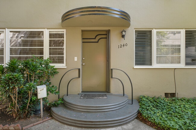 Foto del edificio - 1240 S La Jolla Ave