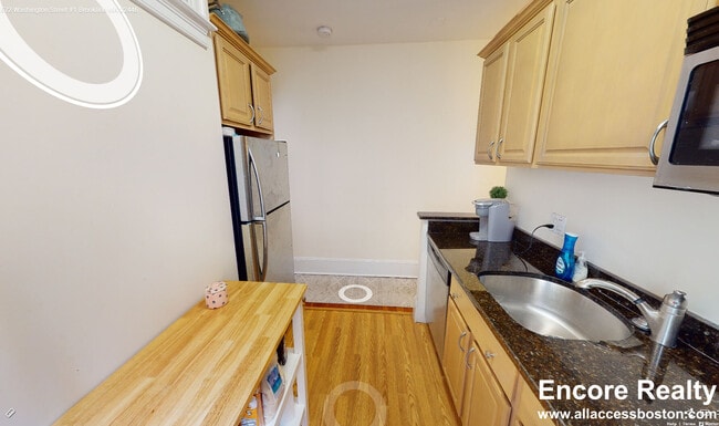 Building Photo - 610 Washington St