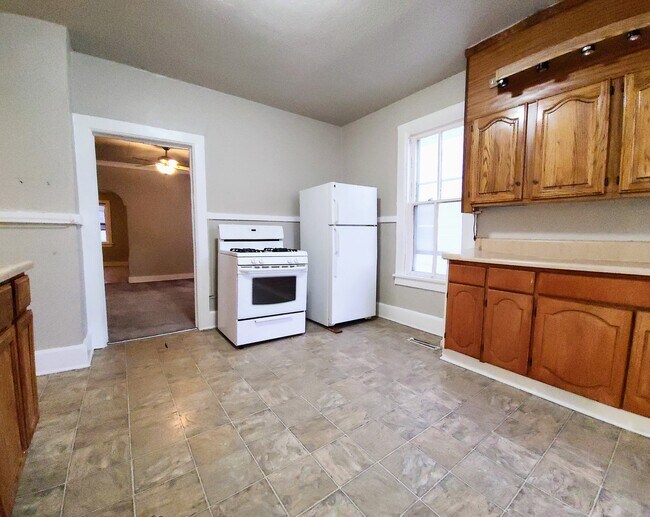 Foto del edificio - 327 N 41st St