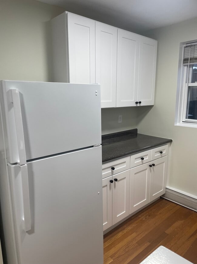 Building Photo - 402 Highland Ave