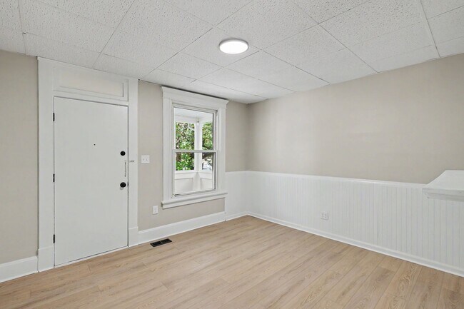 Foto del edificio - 1756 Bruck St