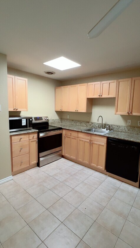 Primary Photo - 14600 SE 176th St