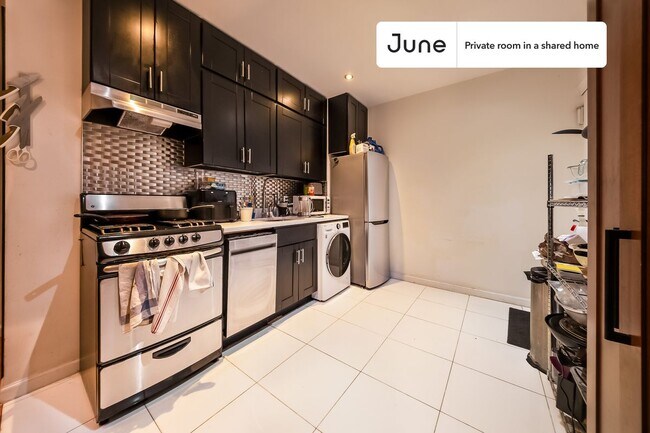 Foto del edificio - Room in Shared 6 bed/2 bath home